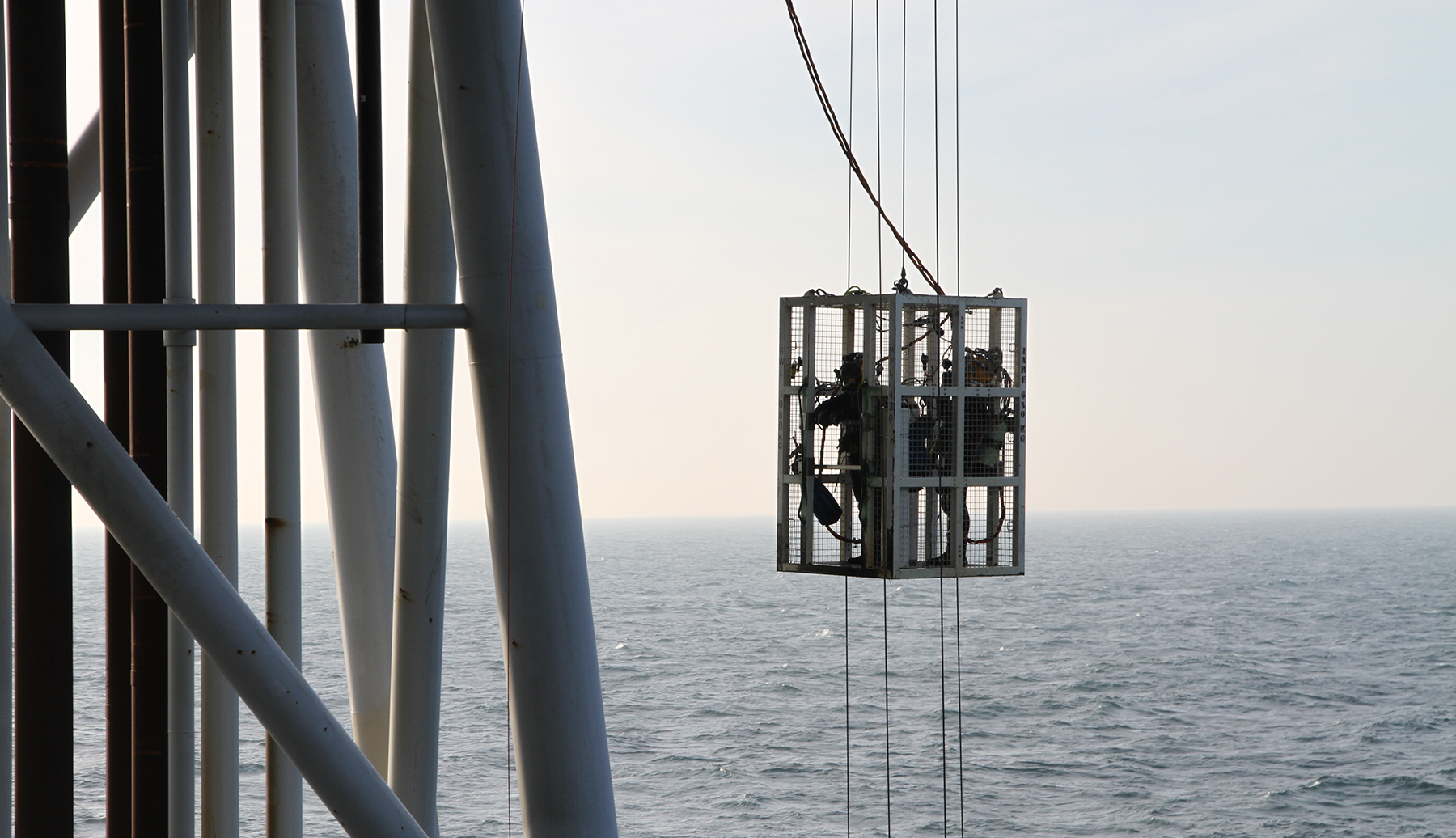 Image of diving operations at De Ruyter platform